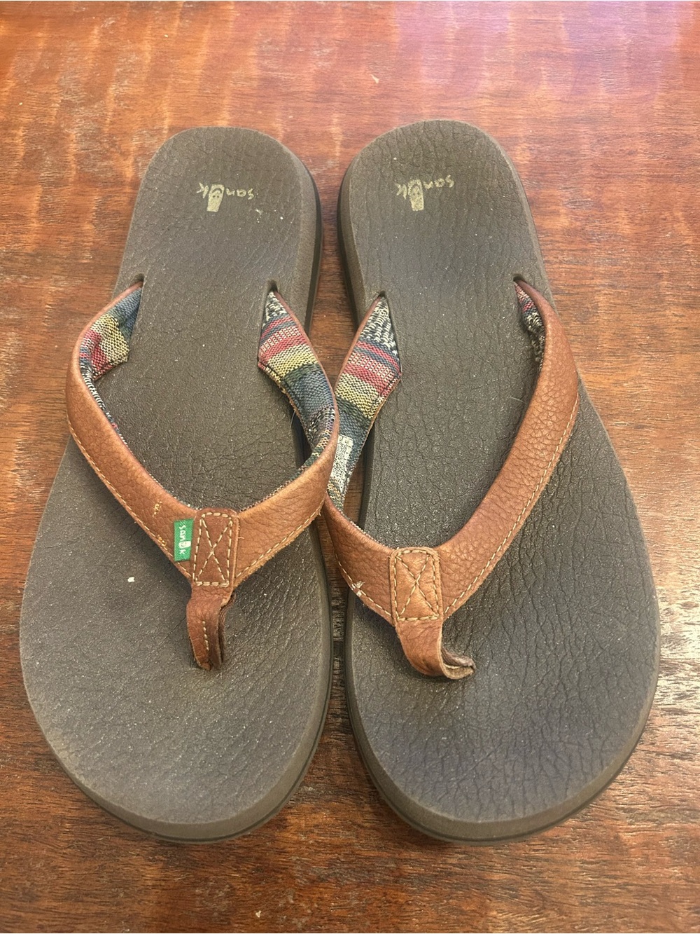 Sanuk Brown Leather-Trim Flip Flop Sandals with Multicolor Straps